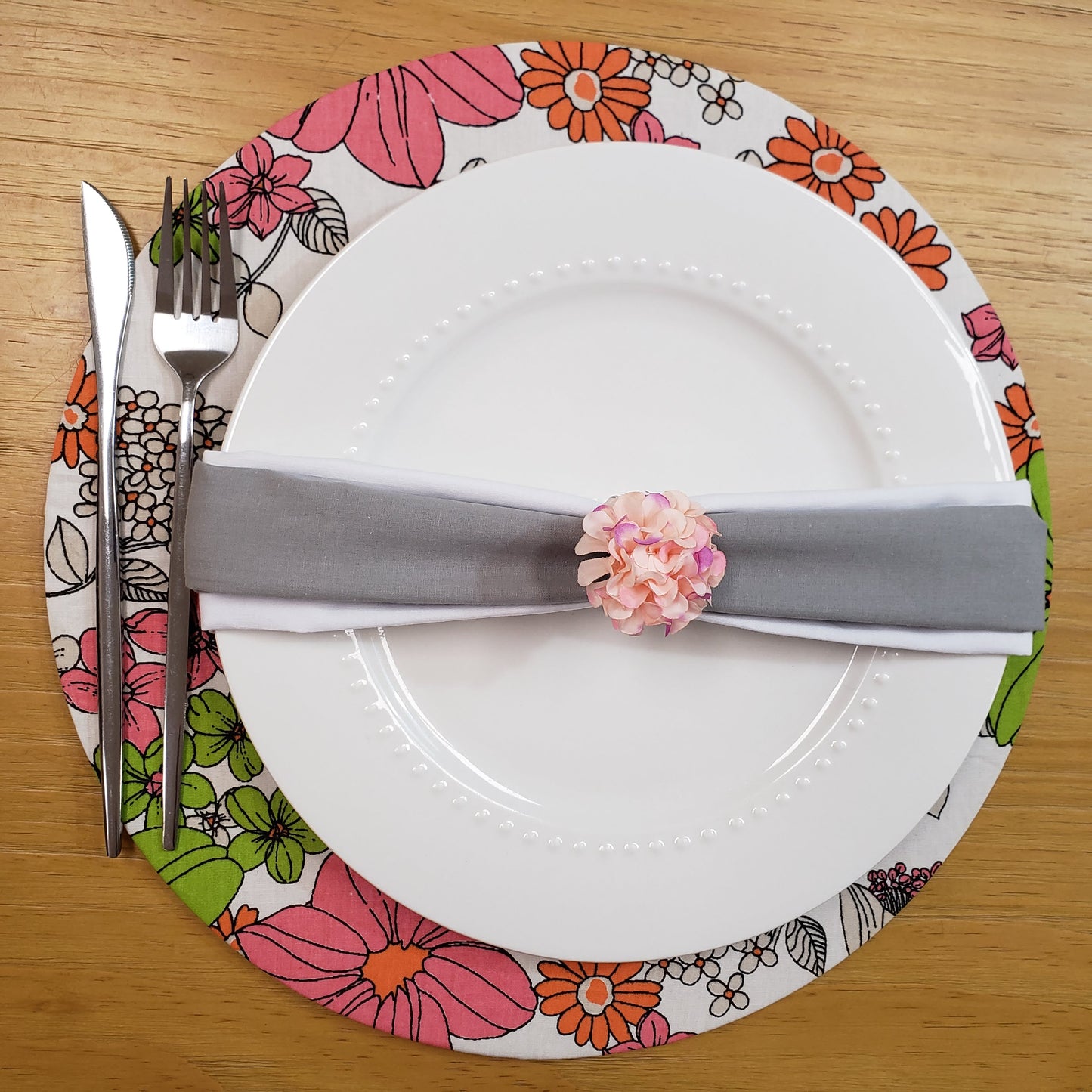 Charlo's Set of 4 Round Placemats Covers Nina's Gardens 14 Dia inch-4