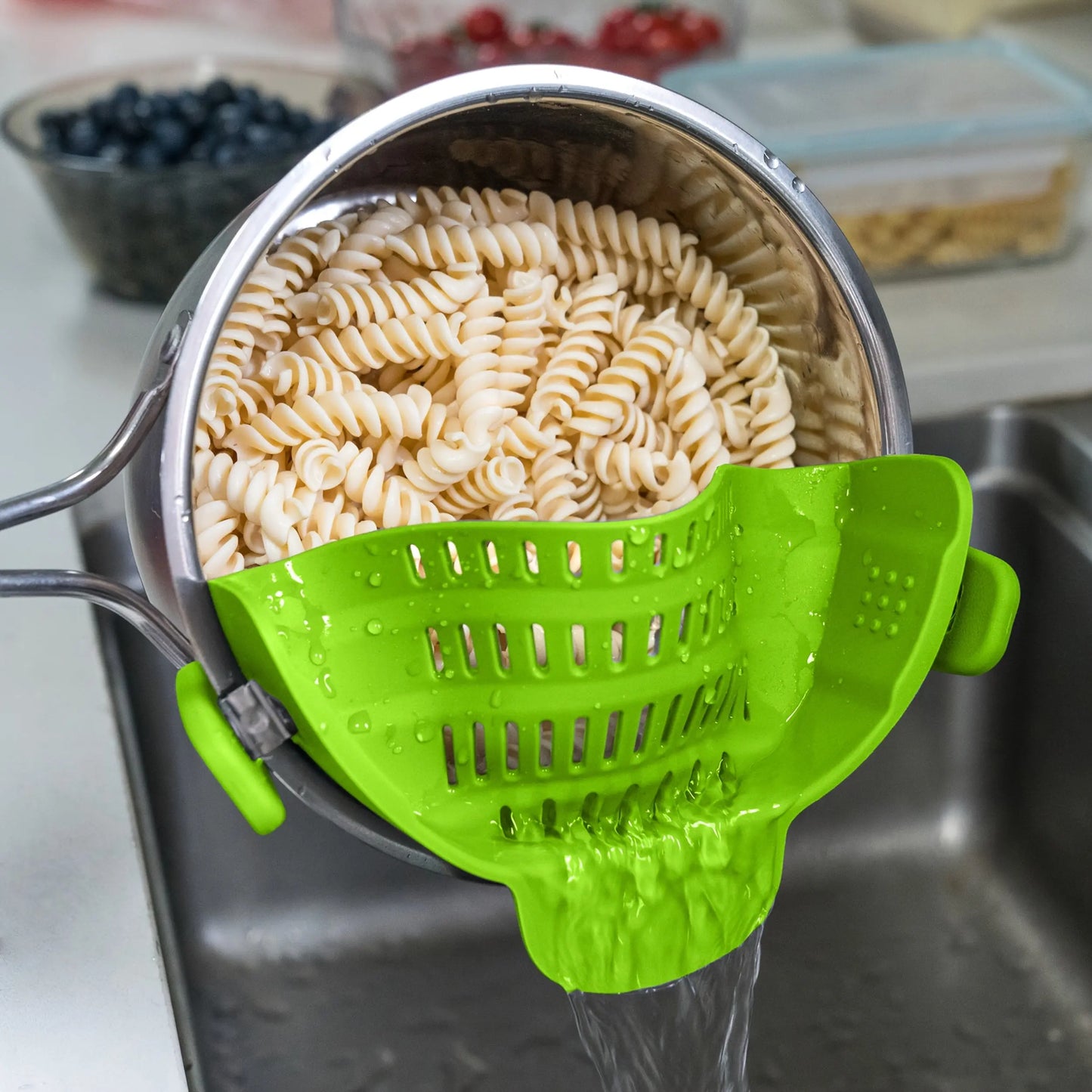 [Clip-On Strainer] 1pc ABERZEY Clip-On Strainer for Pots & Pans - Durable Plastic Kitchen Colander for Pasta, Meat, Vegetables, Fruits - Easy Drainage & Compact Design, Strainer for Pasta, Vegetable Preparation, Modern Kitche Best Products Online