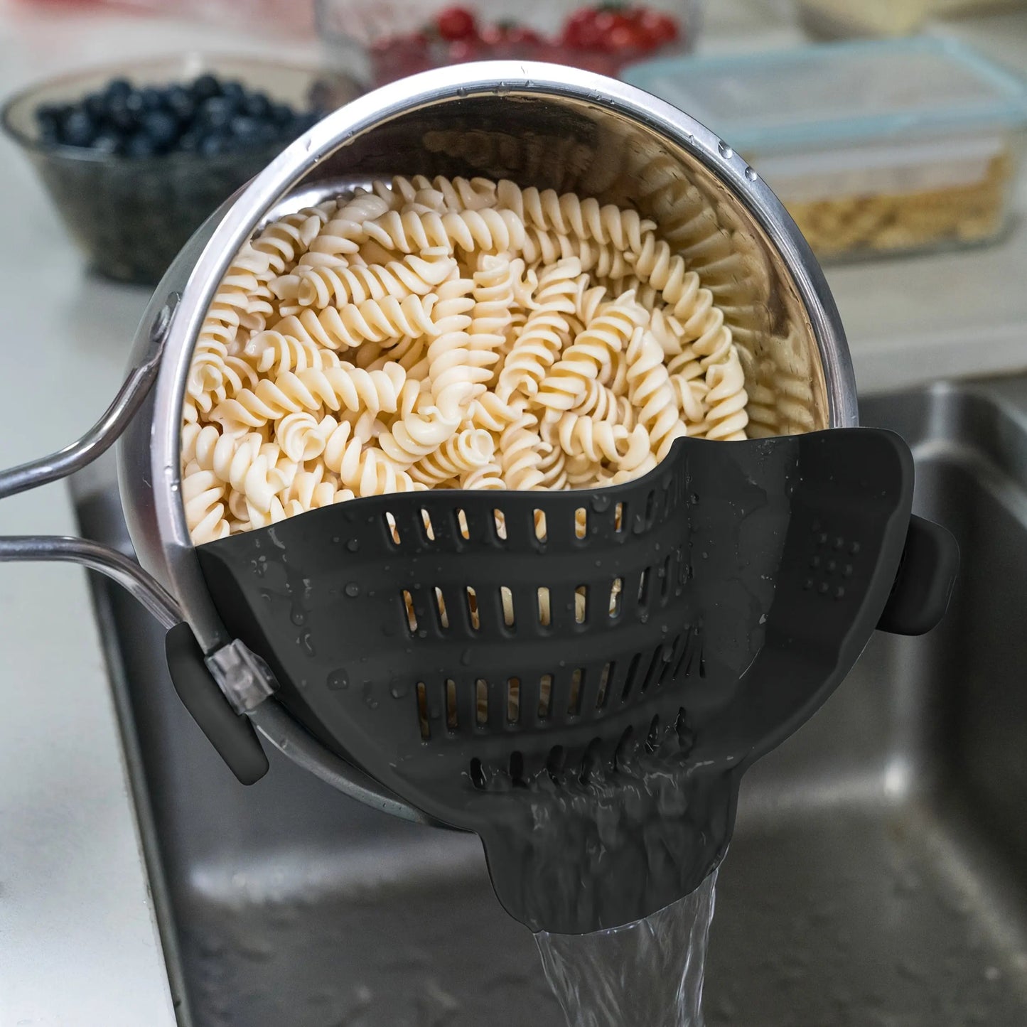 [Clip-On Strainer] 1pc ABERZEY Clip-On Strainer for Pots & Pans - Durable Plastic Kitchen Colander for Pasta, Meat, Vegetables, Fruits - Easy Drainage & Compact Design, Strainer for Pasta, Vegetable Preparation, Modern Kitche Best Products Online