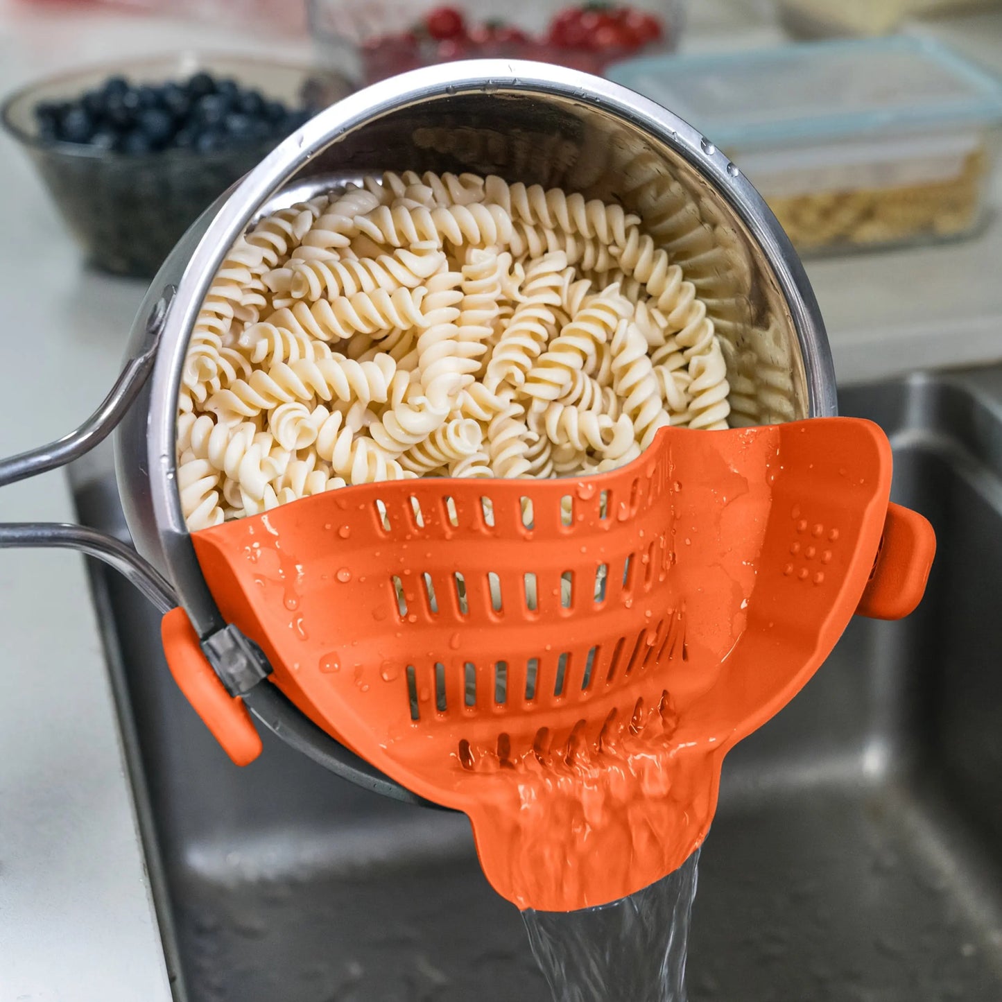 [Clip-On Strainer] 1pc ABERZEY Clip-On Strainer for Pots & Pans - Durable Plastic Kitchen Colander for Pasta, Meat, Vegetables, Fruits - Easy Drainage & Compact Design, Strainer for Pasta, Vegetable Preparation, Modern Kitche Best Products Online