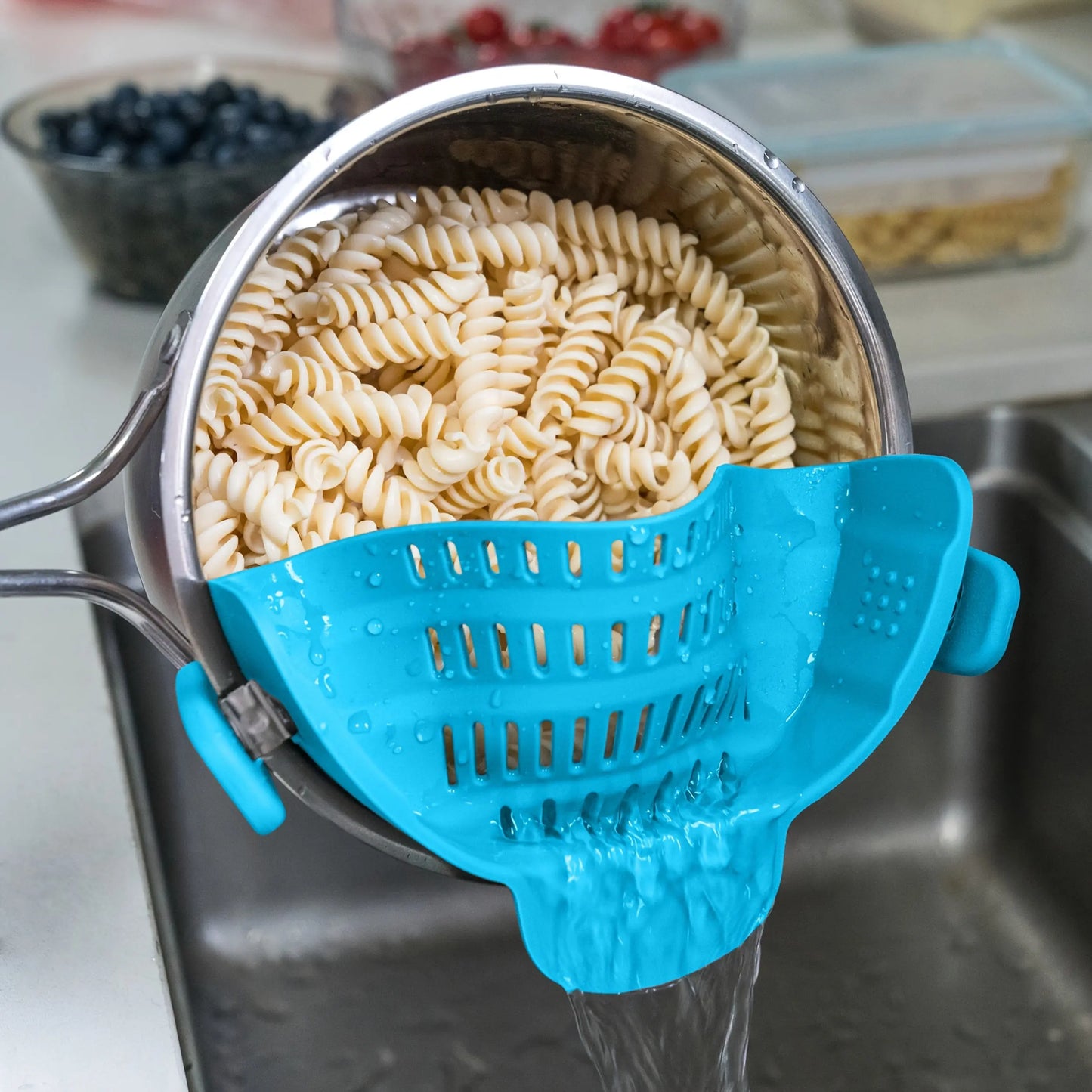 [Clip-On Strainer] 1pc ABERZEY Clip-On Strainer for Pots & Pans - Durable Plastic Kitchen Colander for Pasta, Meat, Vegetables, Fruits - Easy Drainage & Compact Design, Strainer for Pasta, Vegetable Preparation, Modern Kitche Best Products Online